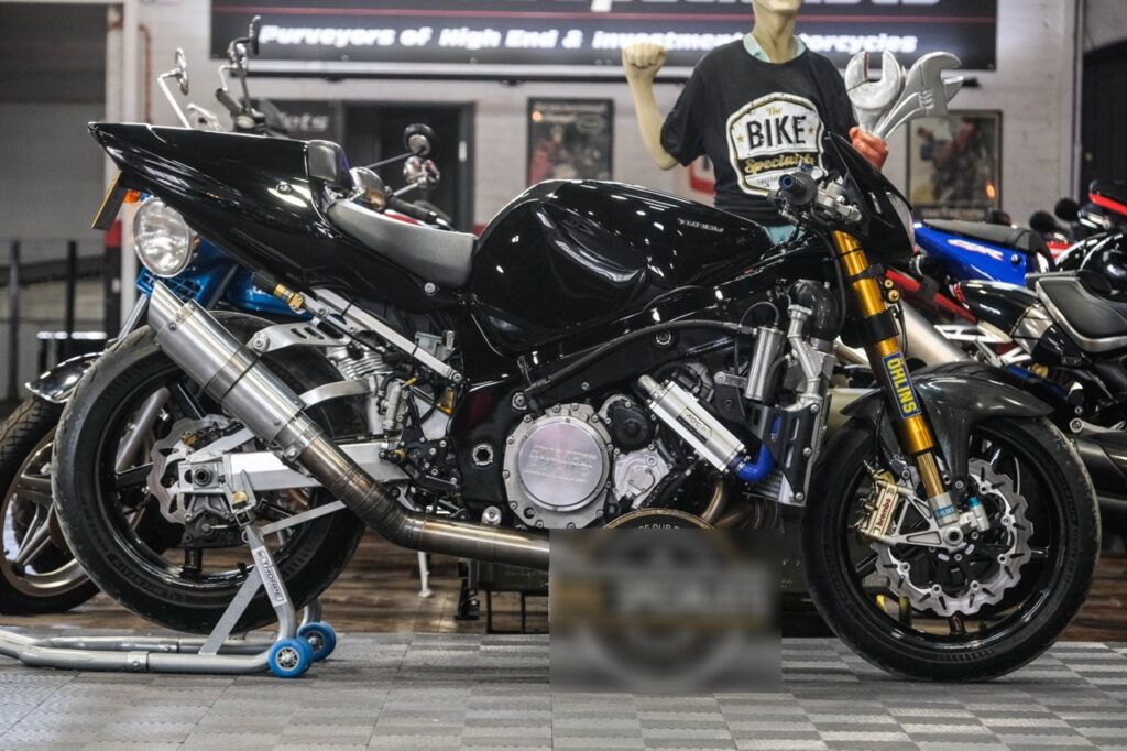 SUZUKI GSX1300R HAYABUSA